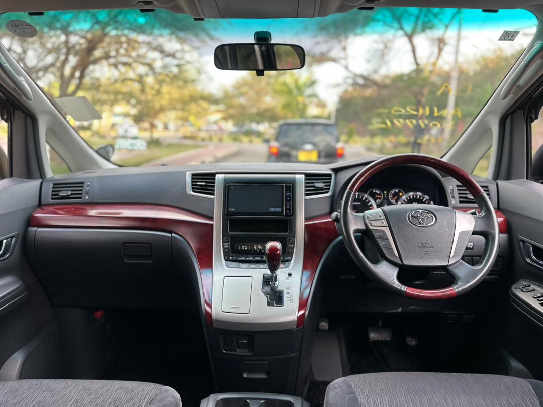 Toyota Alphard New thumbnail 4